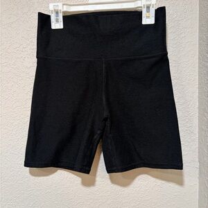 Vuori Women's Black Bike Shorts